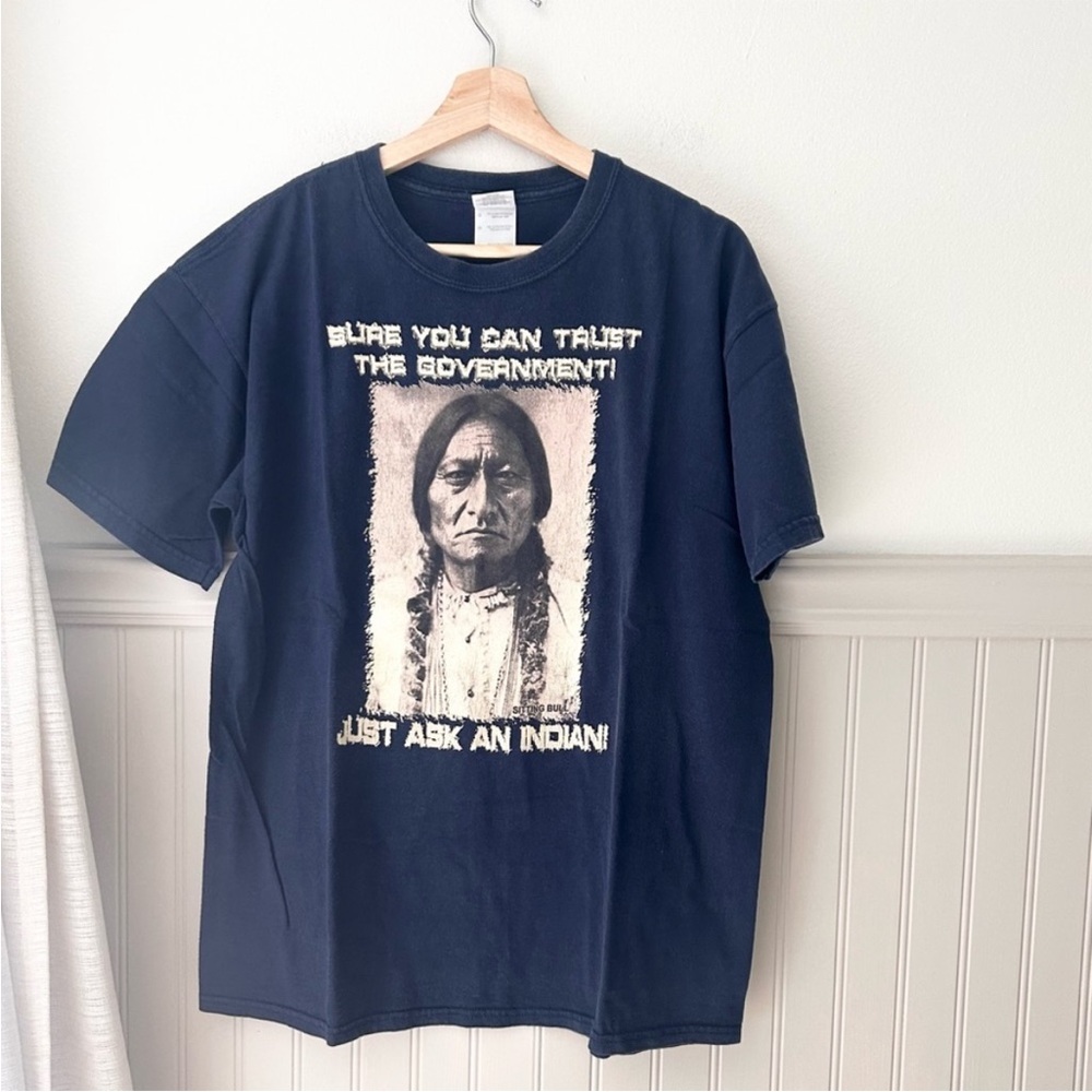 Vintage Gildan Navy Native American Graphic Tee Quote Shirt Large